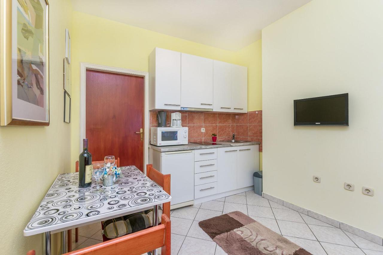 Apartments Zdenka Omiš Exterior foto
